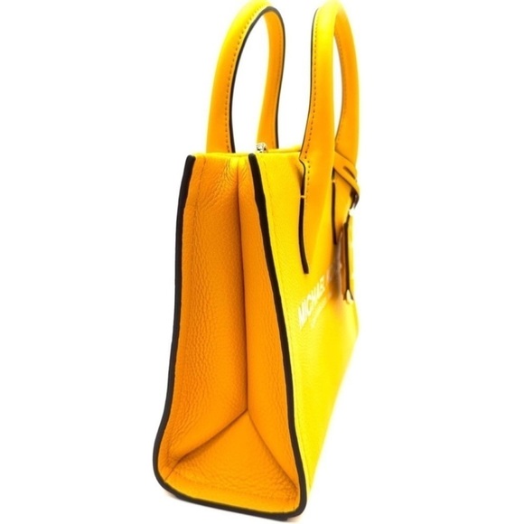 Michael Kors Mirella Small Shopper Top Zip Tote
Crossbody Bag (NWT) - Picture 5 of 13